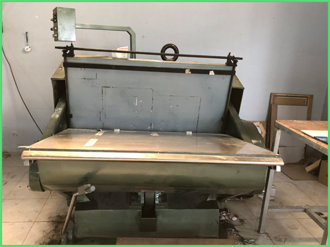 Máy bế hộp ML 1300 Vũ Gia